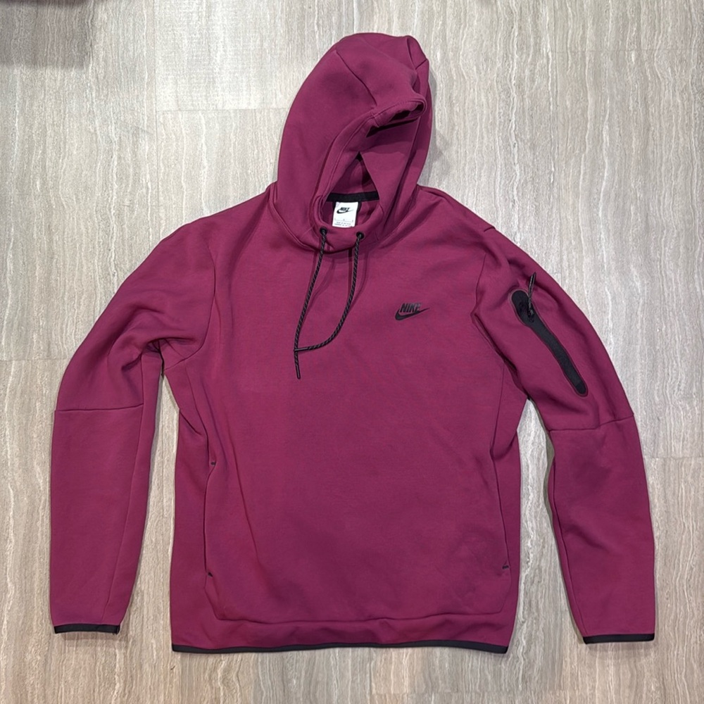 Nike Tech Fleece Men's Burgundy Hooded Sweatshirt with Black Accents